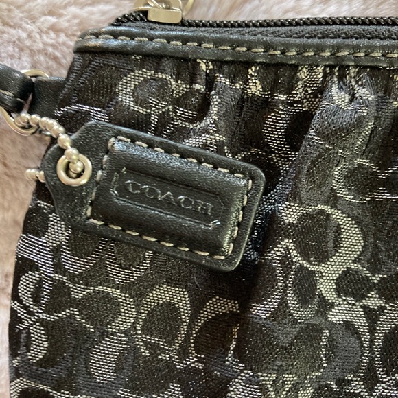 Coach wristlet - Picture 2 of 3